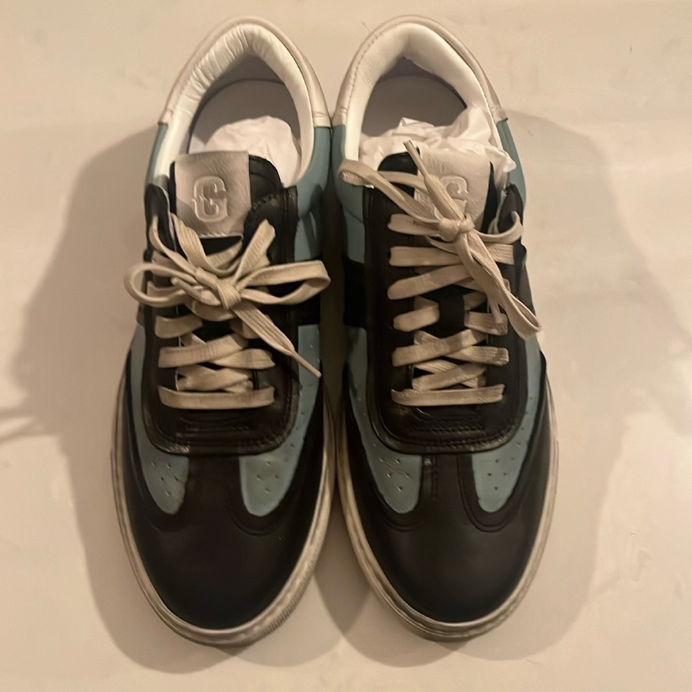 Men’s size 9 blue multicolor distressed shoes
